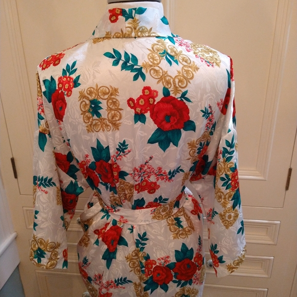 La Intimates Long Floral Robe M 100% Polyester Red, Green, Gold, Cream - Picture 5 of 8